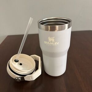 20 oz Stanley water bottle.